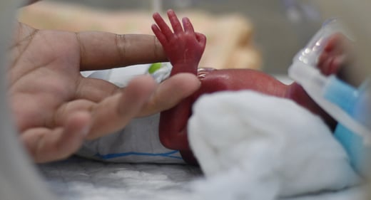 GettyImages-1411822518-premature-preemie-newborn-1