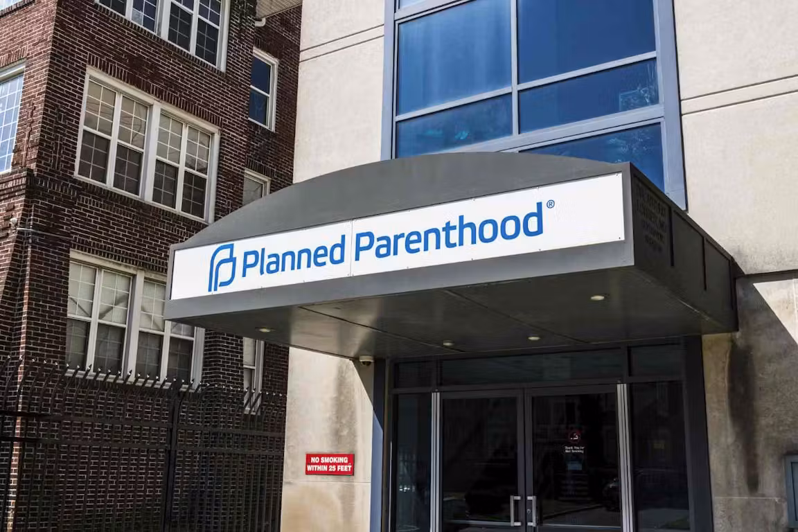 1758954810-gettyimages-681875100-planned-parenthood-sign