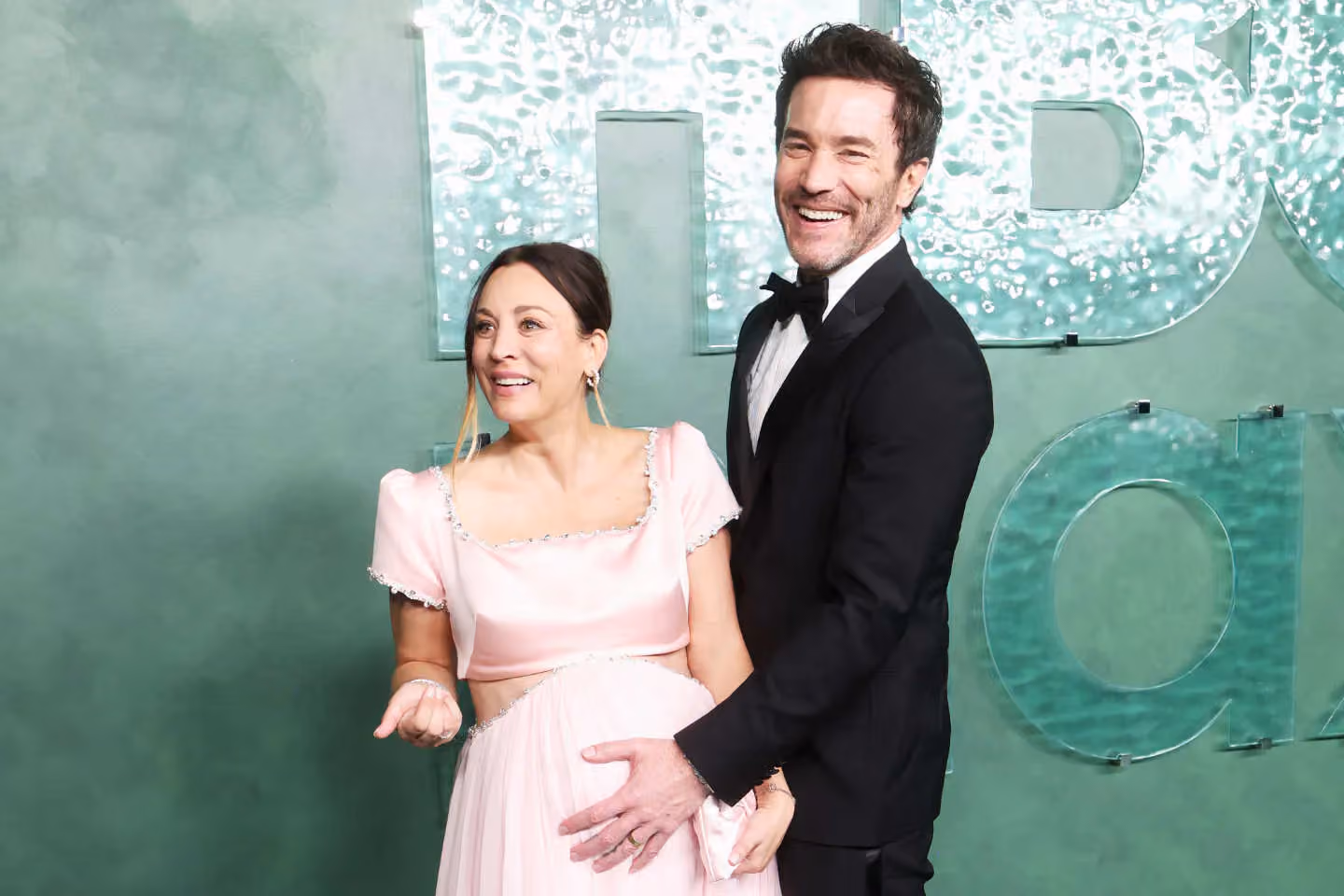 1789569782-gettyimages-2294883428-tom-pelphrey-kaley-cuoco